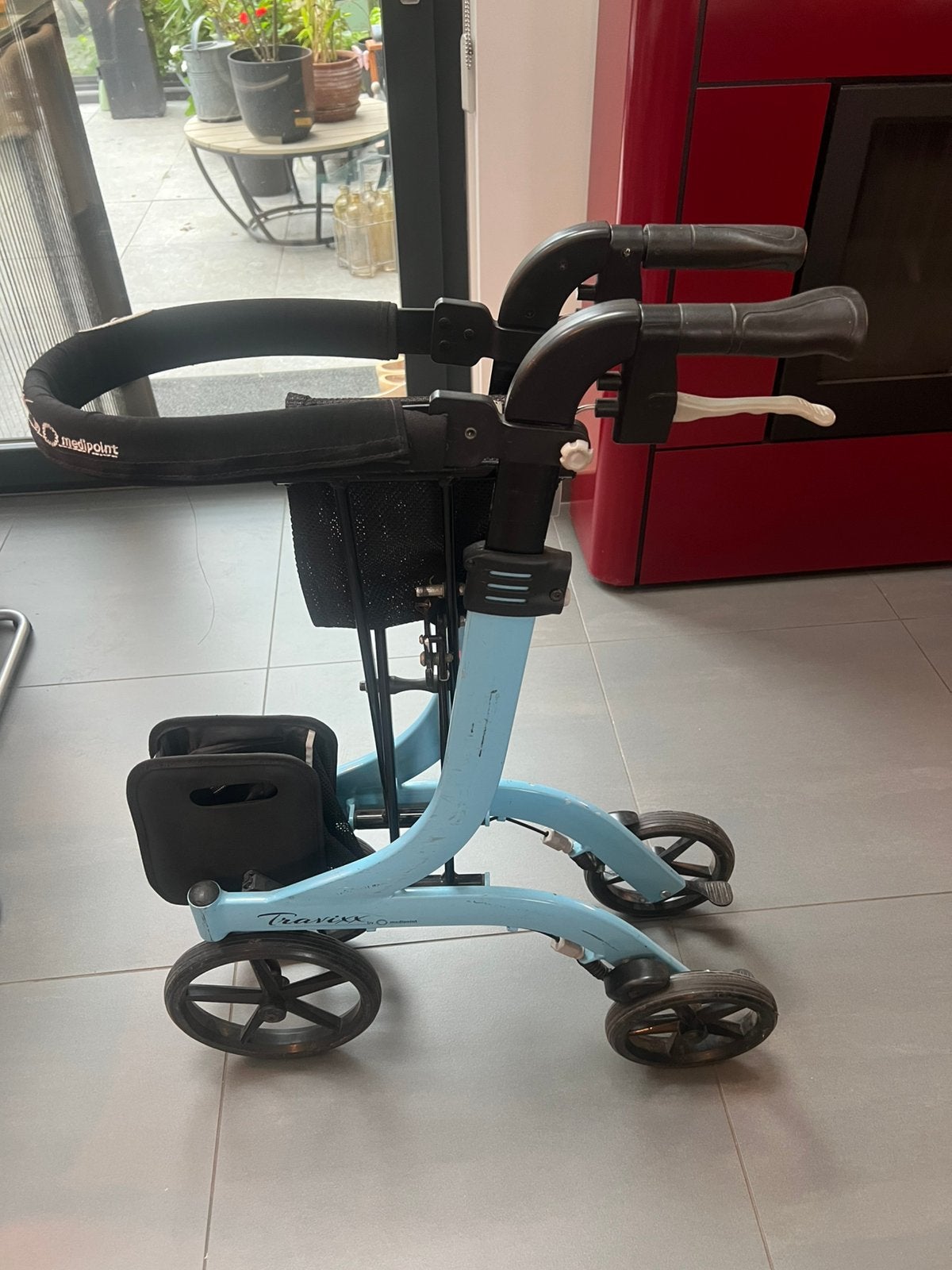 Goede Travixx rollator maat M, Ophalen, Opvouwbaar, Gebruikt