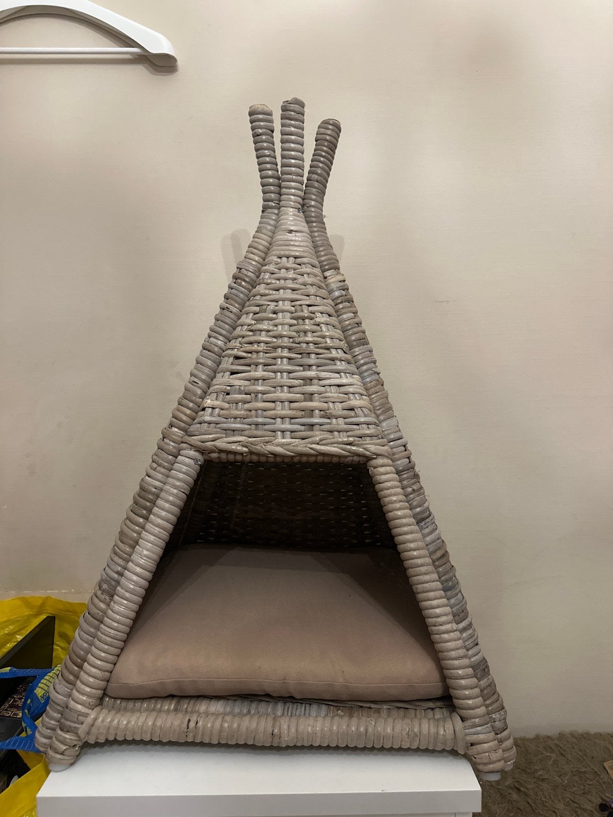 Katten tipi, Ophalen, Zo goed als nieuw