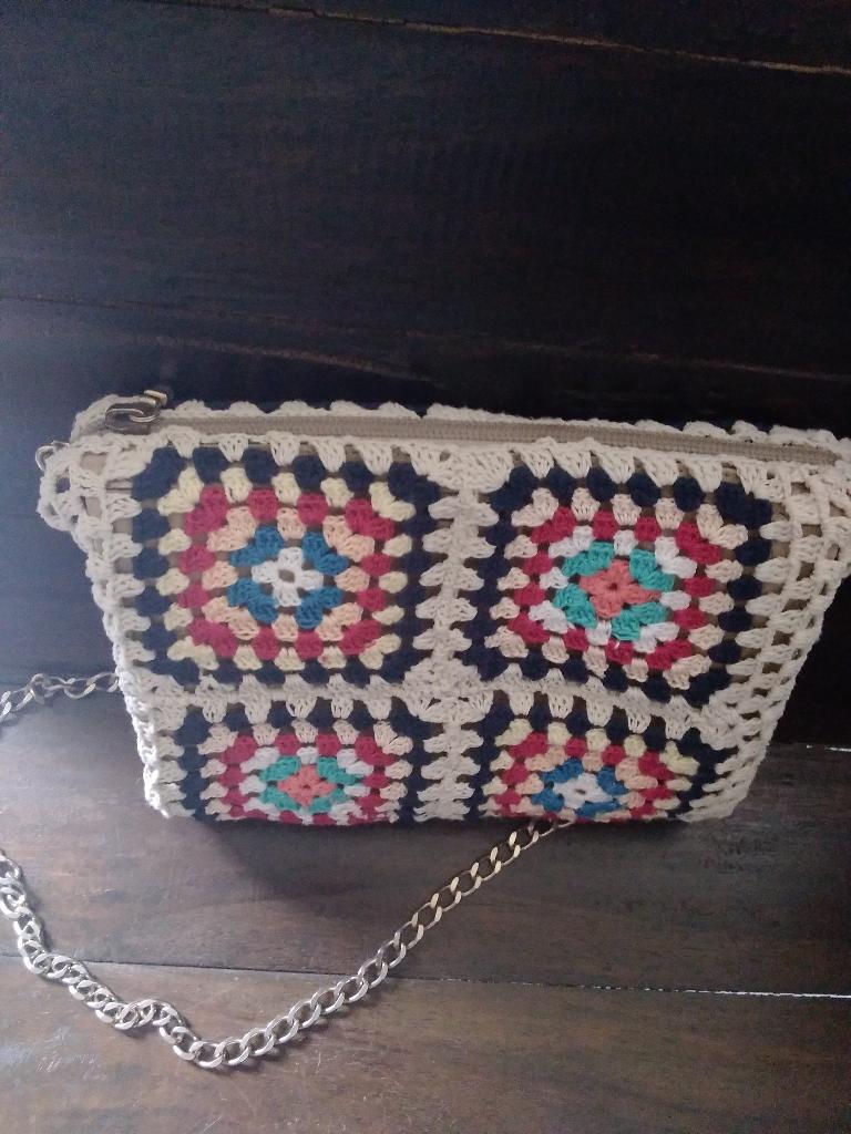 Prachtige gehaakte handtas Gianfranco Ferre, Sieraden, Tassen en Uiterlijk, Verzenden, Gebruikt, Handtas