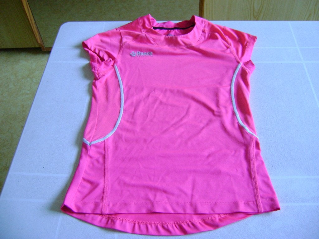 roze stretch sport shirt mt 128 van reese met wit streepje, Meisje, Reese, Ophalen of Verzenden, Zo goed als nieuw