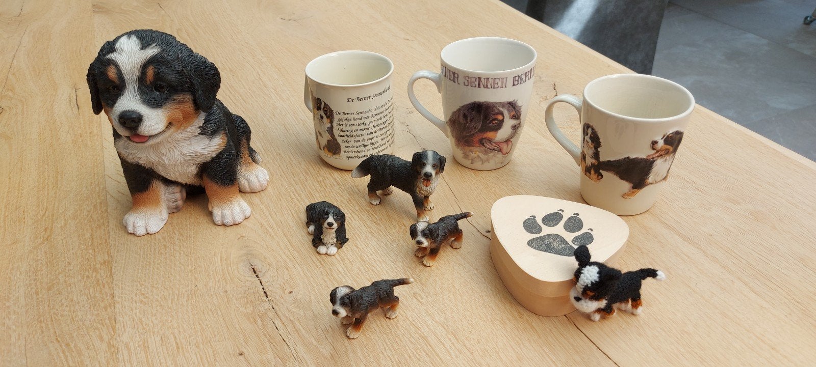 Berner Sennen beeldjes en mokken, Ophalen, Zo goed als nieuw, Hond of Kat, Beeldje of Figuurtje