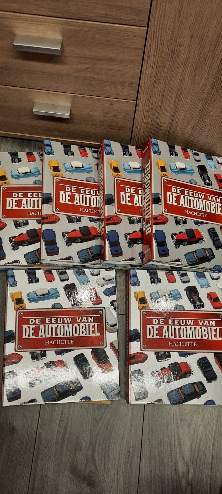 6 mappen met documentatie 'De eeuw van de automobiel', Hobby en Vrije tijd, Modelauto's | 1:43, Hachette, Auto, Zo goed als nieuw