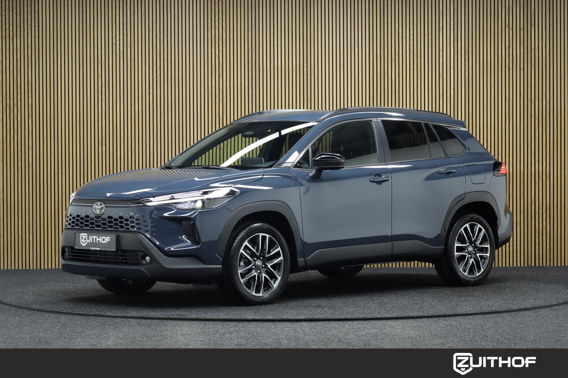 Toyota Corolla Cross Hybrid 180 Dynamic | € 5.000,- Demo V, Stof, 4 cilinders, 179 pk, 24 maanden