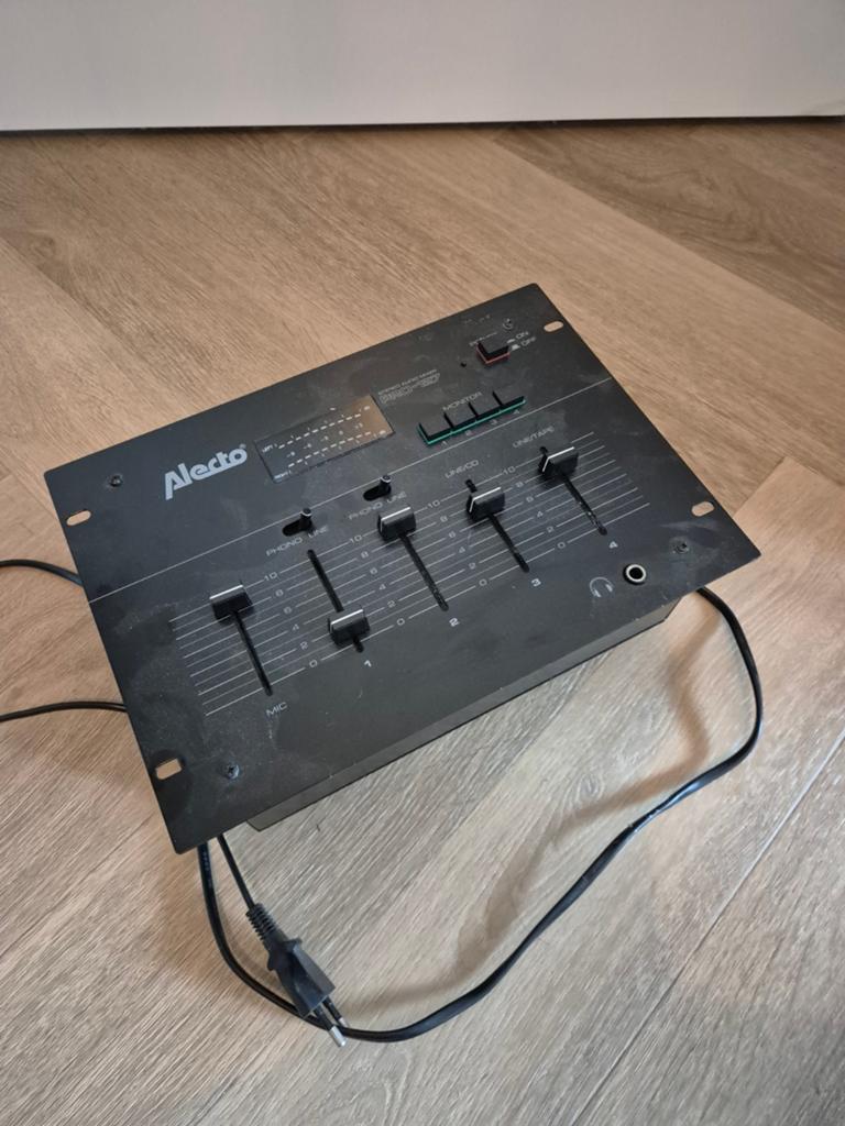 Alecto DJ Mixer - 4-kanaals met microfooningang, Muziek en Instrumenten, Mengpanelen, Ophalen of Verzenden, Gebruikt, Minder dan 5 kanalen