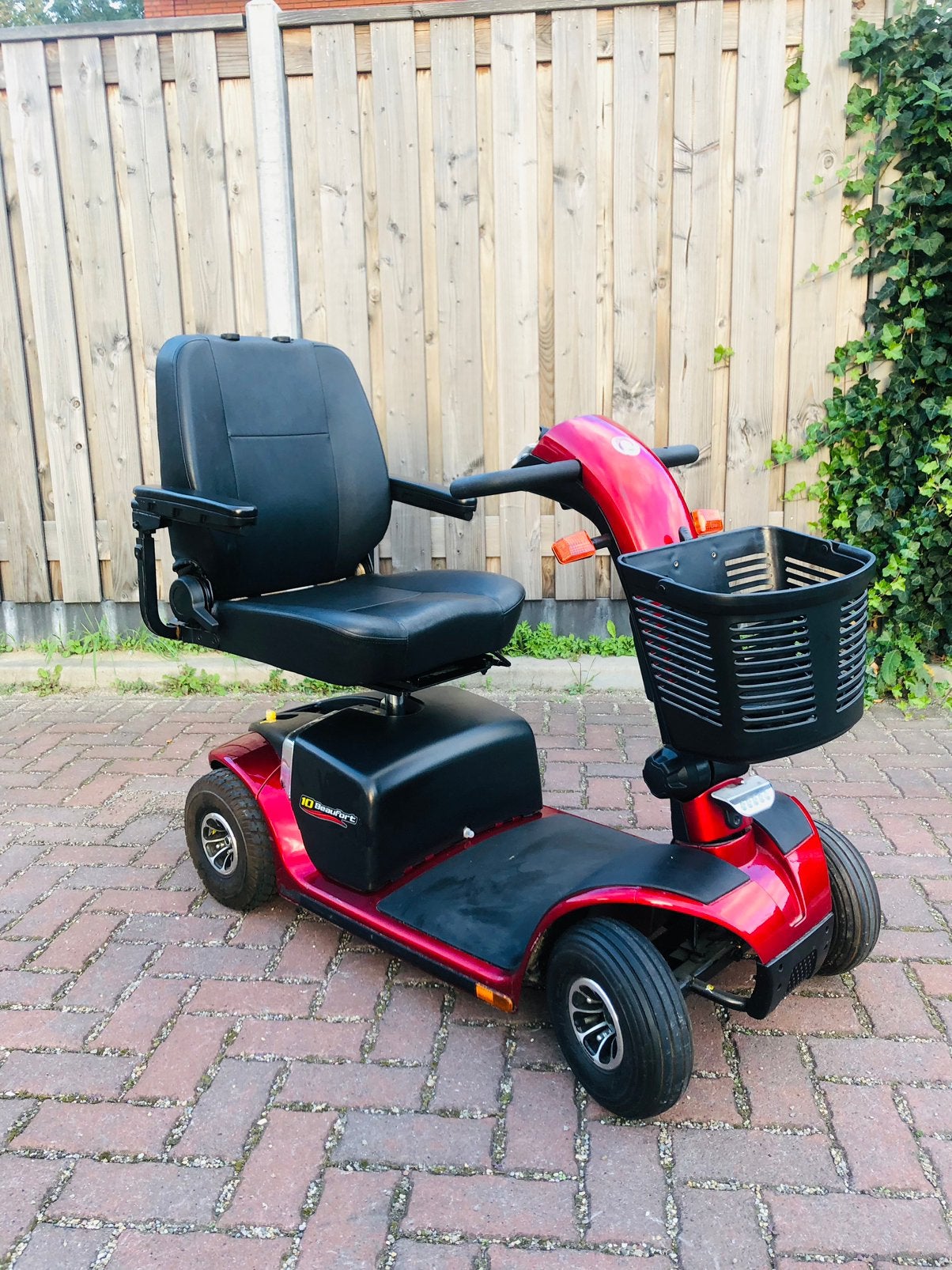 Zeer nette weinig gebruikte scootmobiel Pride 4wiel, Pride, Ophalen of Verzenden, 11 t/m 15 km/u, 26 t/m 35 km