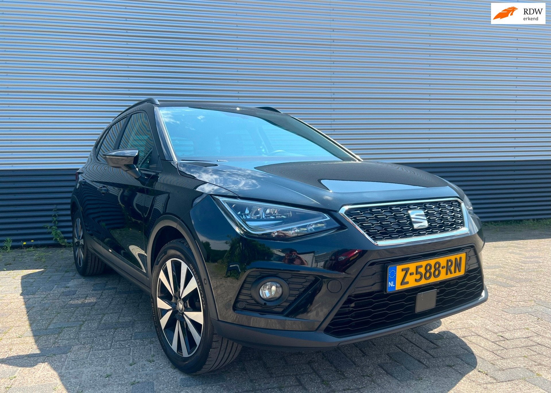 Seat ARONA 1.0 TGI FR Business Intense, Gebruikt, CNG (Aardgas), Zwart, Handgeschakeld