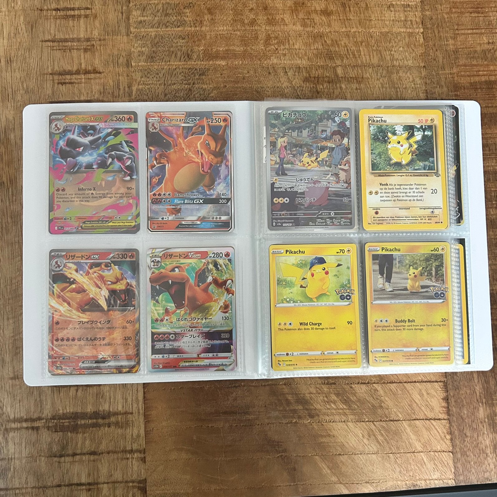 Pokemon map met leuke verzameling incl exclusieve kaarten, Ophalen of Verzenden, Zo goed als nieuw, Meerdere kaarten