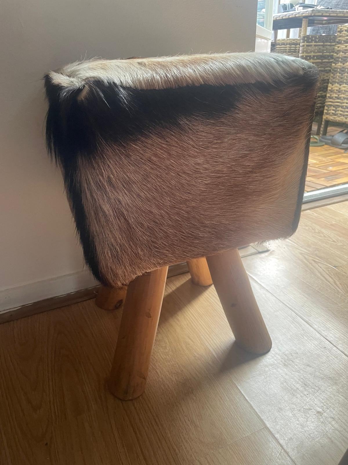 Decoratieve kruk met vachtbekleding, Ophalen of Verzenden, Hout