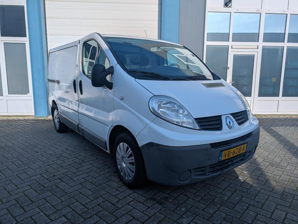 Renault Trafic 2.0 dCi T27 L1H1 Eco Black Edition | Airco |, Voorwielaandrijving, Euro 5, Stof, 4 cilinders