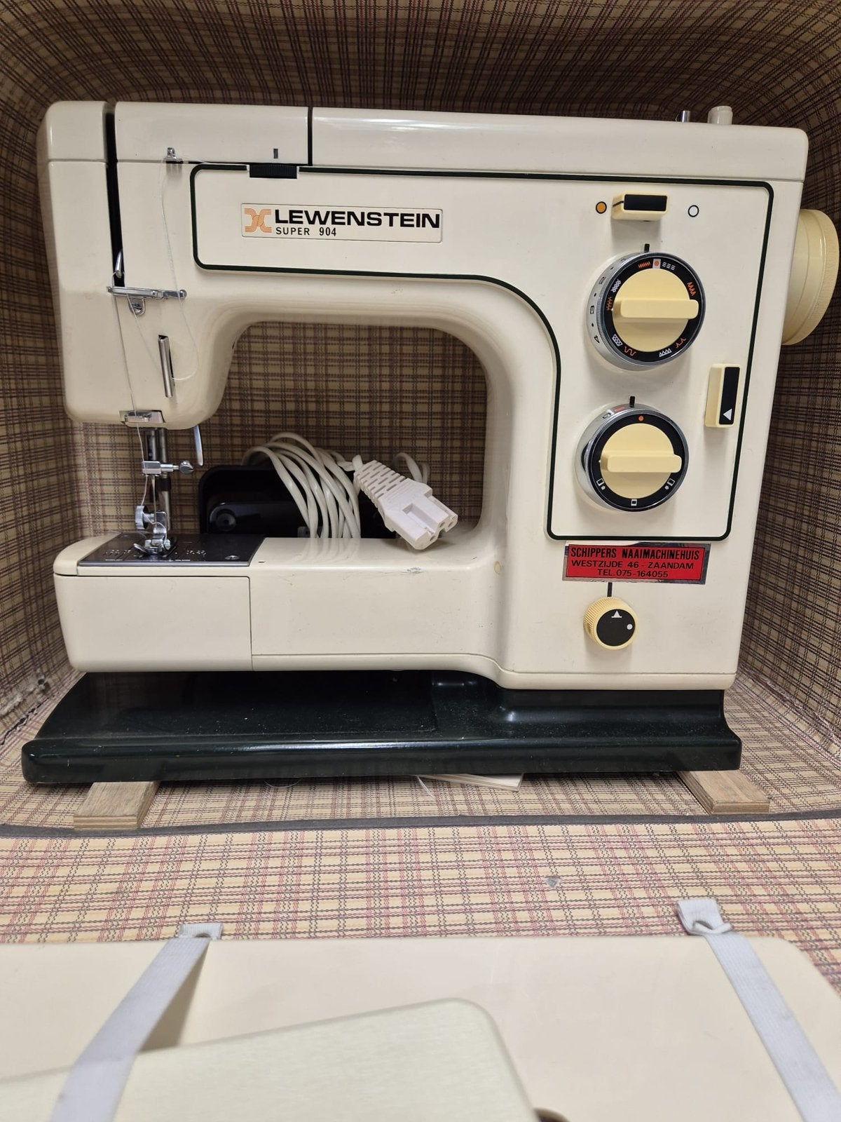 Lewenstein Super 904 Naaimachine met Koffer, Ophalen, Zo goed als nieuw, Naaimachine, Overige merken