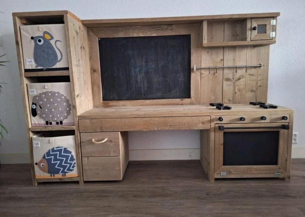 Steigerhouten speelkeuken, Ophalen