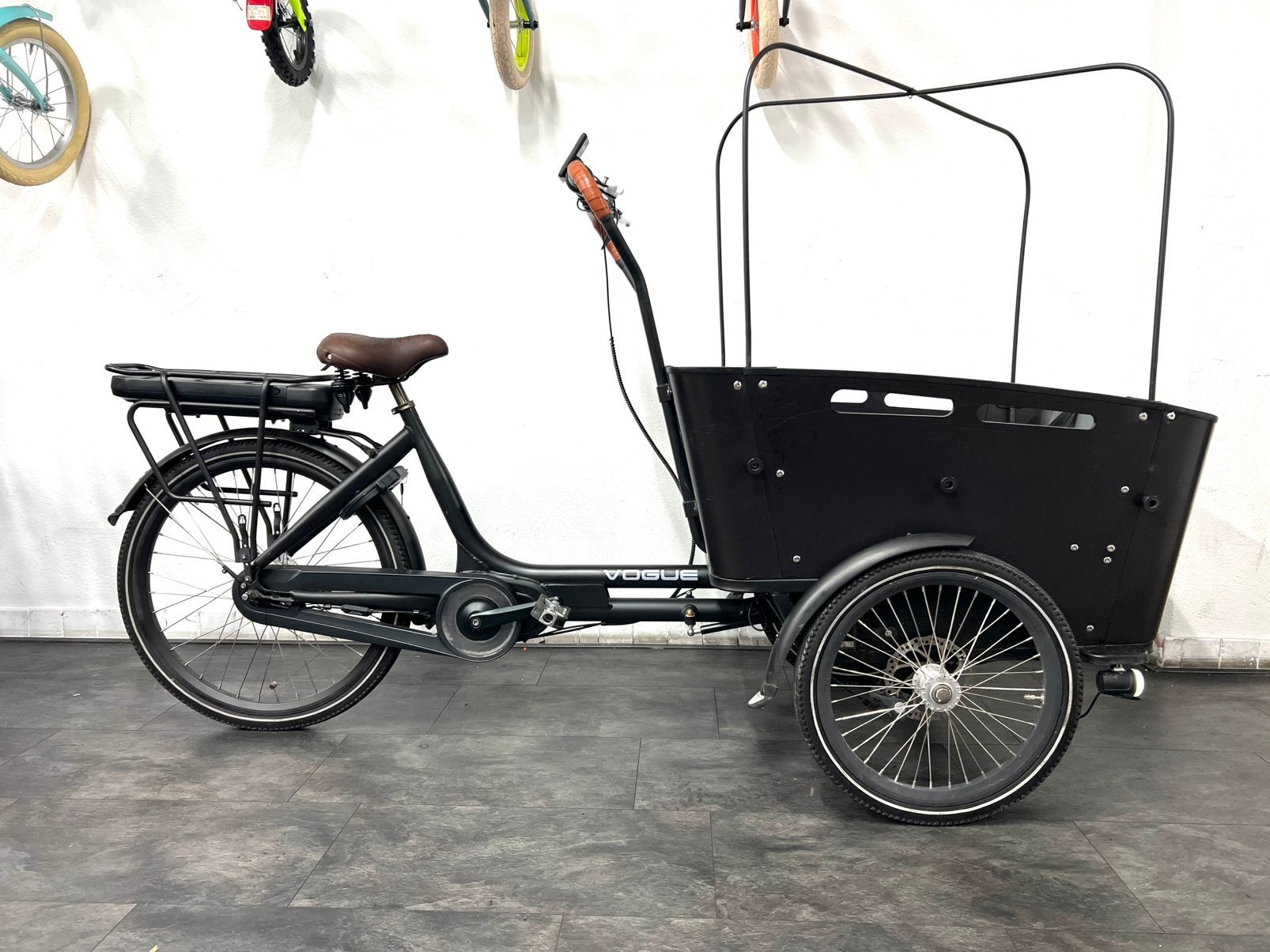 Vogue Carry 3 Elektrische Bakfiets (met garantie), Ophalen of Verzenden, Zo goed als nieuw, 4 kinderen of meer