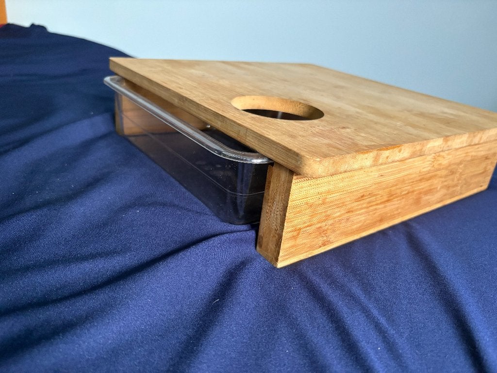 Bamboe snijplank met opvangbakje, Gebruikt, Hout, Snij-/serveerplank, Ophalen of Verzenden