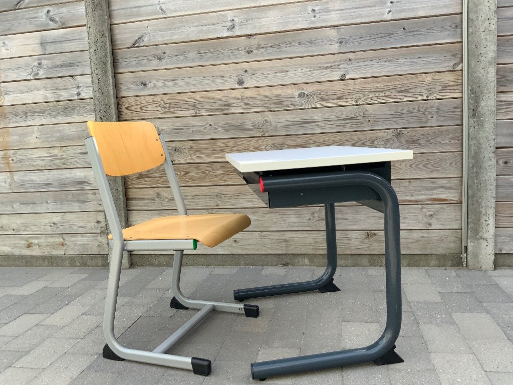 Kinder bureau  met stoel, Ophalen, Zo goed als nieuw, Tafel(s) en Stoel(en)