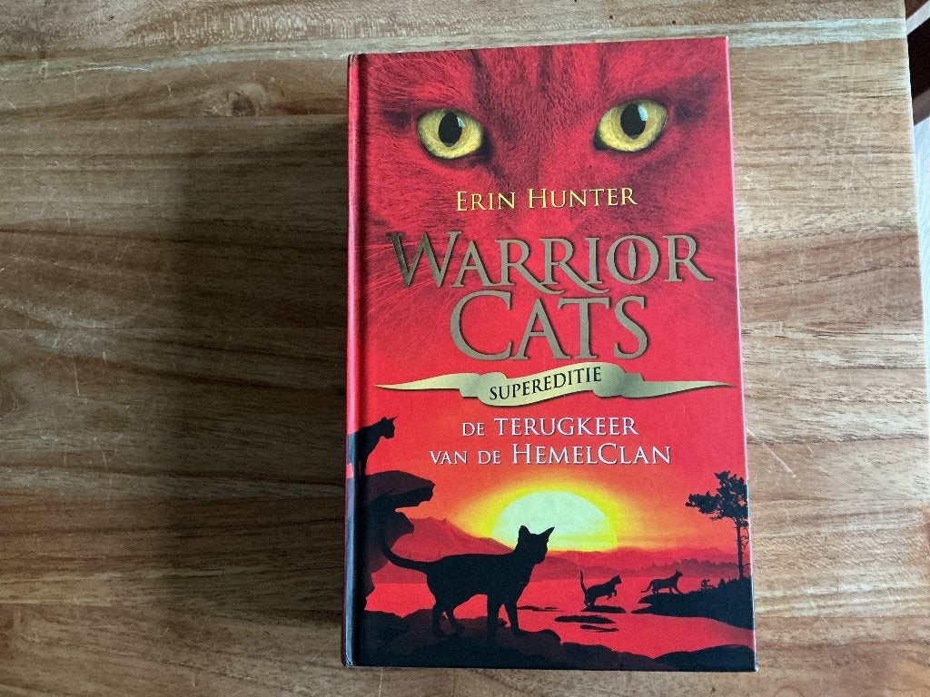 Warrior Cats - de Terugkeer van de Hemelclan - Supereditie, Erin Hunter, Ophalen of Verzenden, Zo goed als nieuw, Fictie