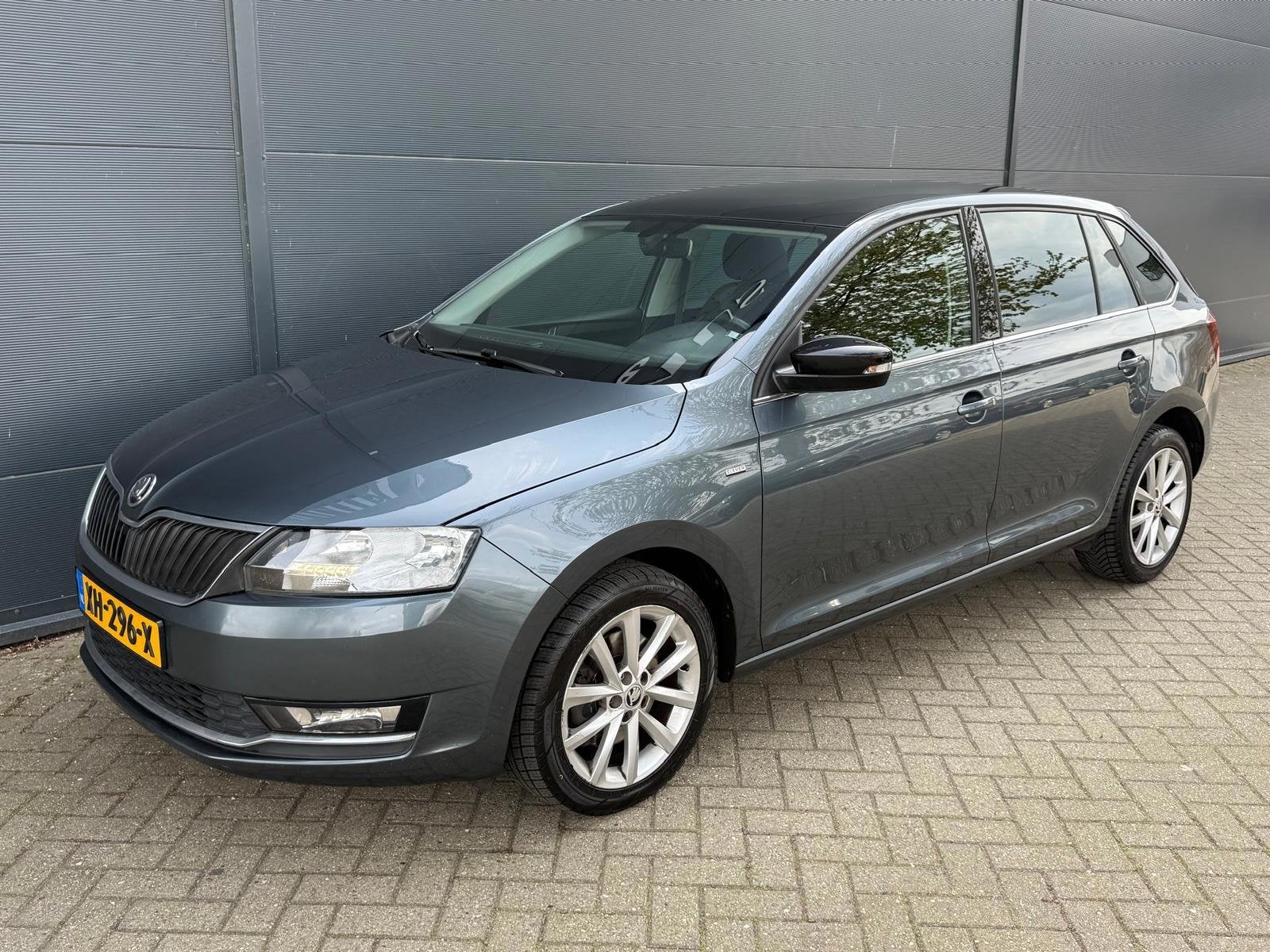 Skoda Rapid Spaceback 1.0 TSI Clever/ Automaat/Navi/carplay/, Parkeersensor, Gebruikt, Euro 6, 610 kg