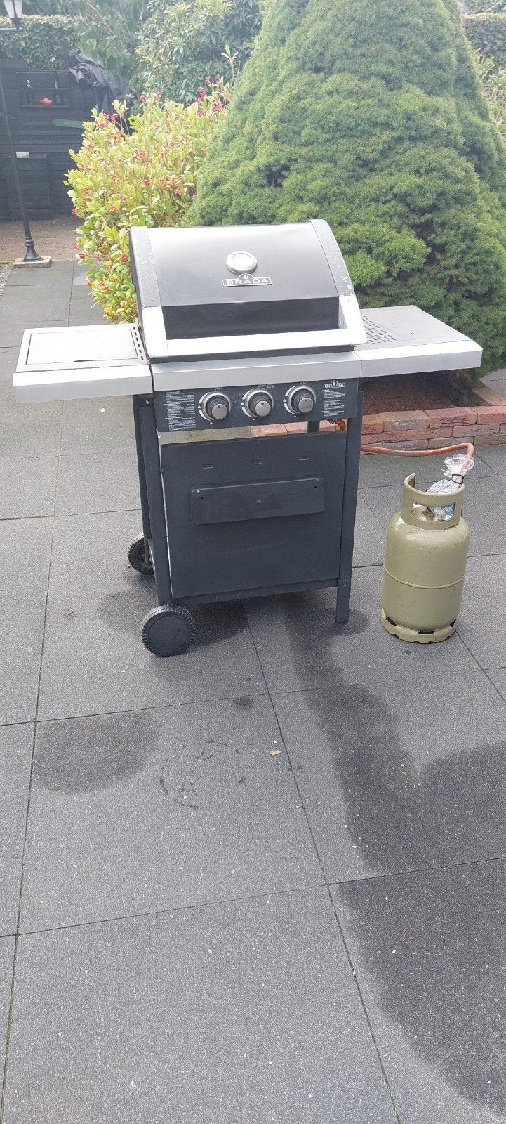 Brada gasbarbecue met zijbrander en gasfles 2 keer gebruikt, Ophalen, Gebruikt, Brada
