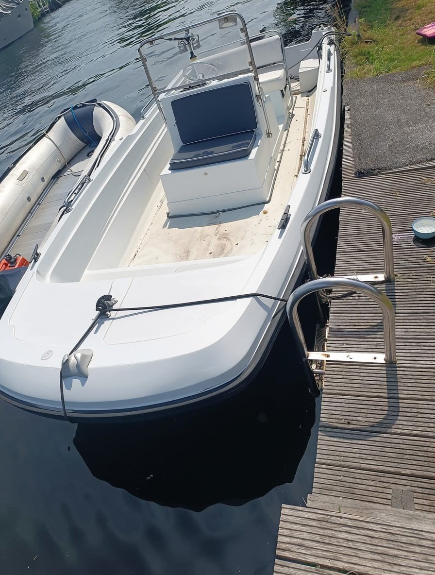 Stabiele Polyester Dory Boot 5.40  met 9.9 Yamaha BB motor, Watersport en Boten, Ophalen of Verzenden, Polyester, Buitenboordmotor
