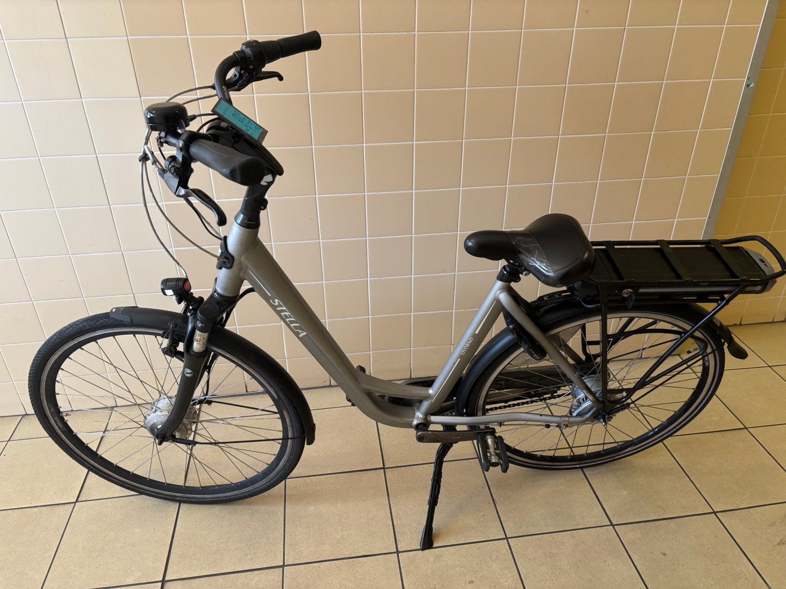 STELLA LIVORNO elektrische fiets kompleet met oplader, 51 tot 55 cm, Ophalen, Zo goed als nieuw, Overige merken