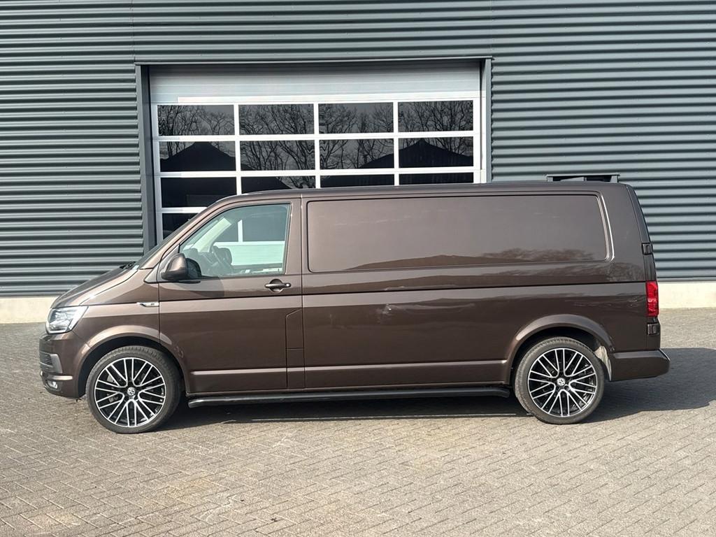 Volkswagen Transporter 2.0 TDI L2H1, trekhaak, airco, Auto's, Bestelauto's, Voorwielaandrijving, Euro 5, Gebruikt, 4 cilinders