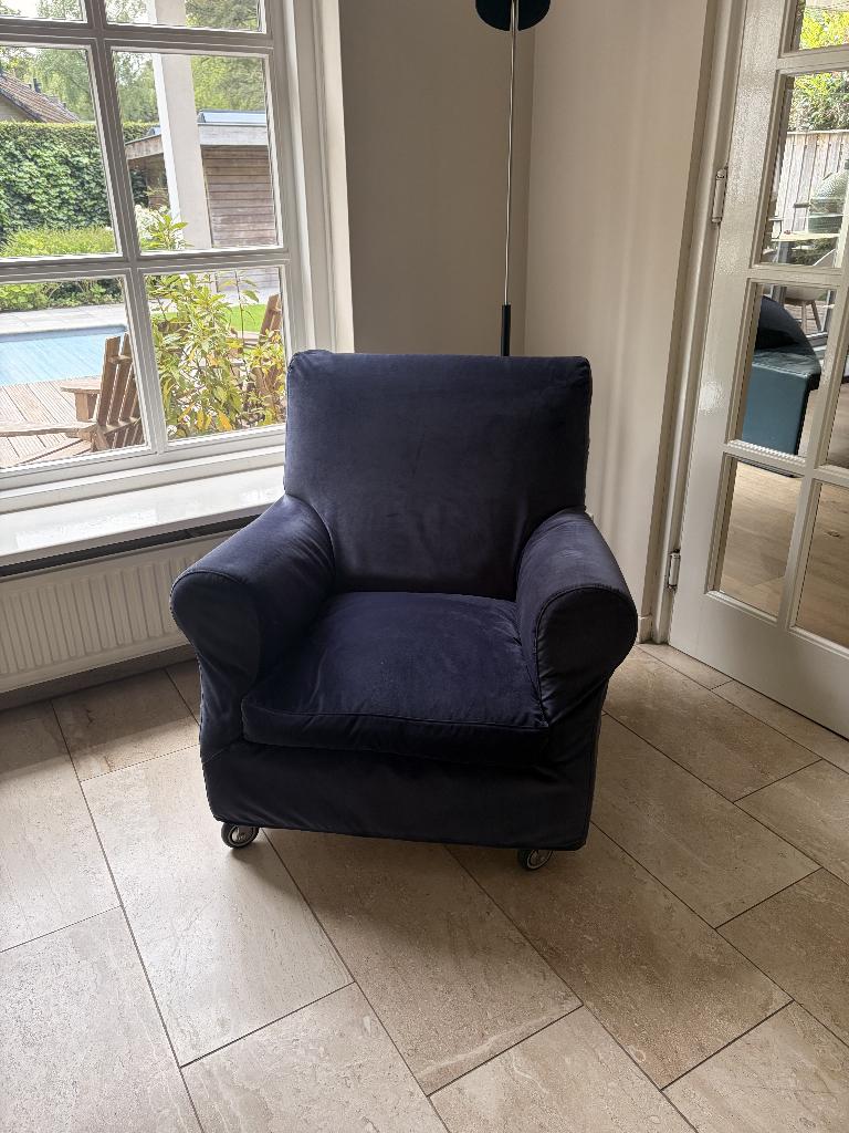 Flexform Nonna Maria fauteuil | donkerblauw velvet  wieltjes, Huis en Inrichting, Ophalen, Gebruikt, Design, 75 tot 100 cm