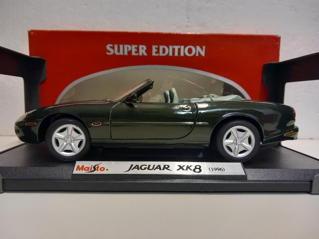 Jaguar XK 8 convertible darkgreen Maisto metal 1:18 KRD, Ophalen of Verzenden, Zo goed als nieuw, Auto, Maisto