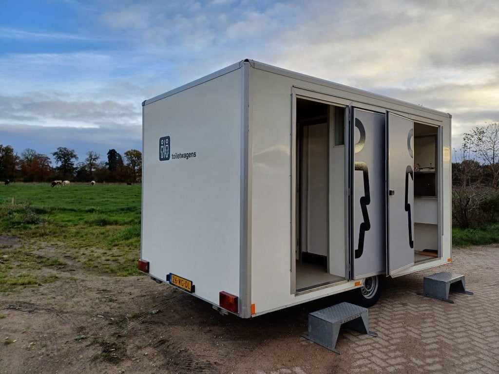 Toiletwagen 3-1-3 te huur, huren, Ophalen of Verzenden, Zo goed als nieuw, Geboorte of Huwelijk