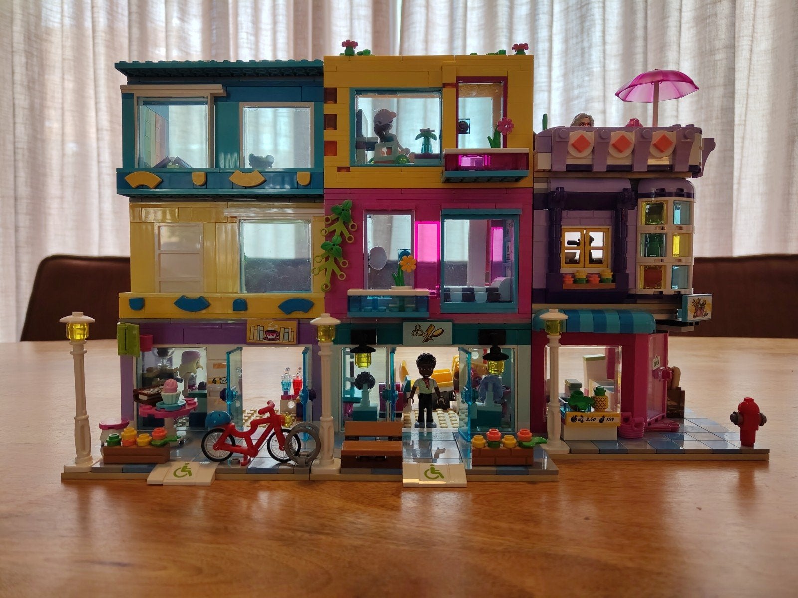 Lego Friends Hoofdstraatgebouw 41704, Ophalen of Verzenden, Zo goed als nieuw