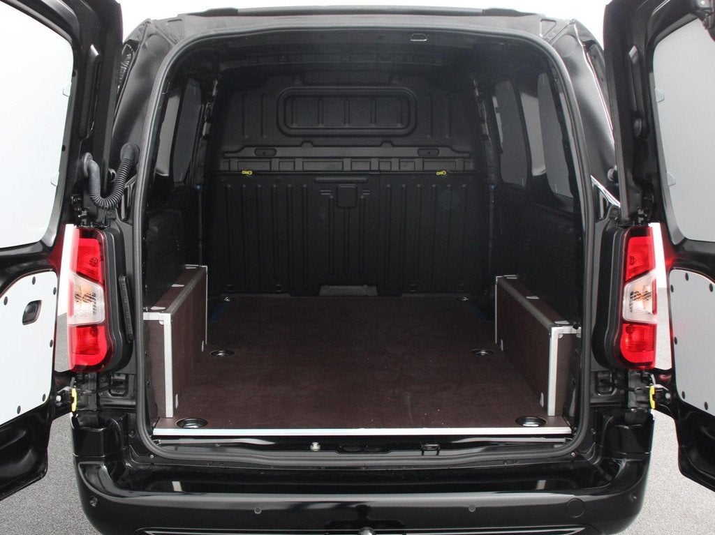 Opel Combo 1.5 BlueHDi 130PK L2 Automaat Apple Carplay / And, Auto's, Bestelauto's, Stof, Gebruikt, 4 cilinders, Zwart
