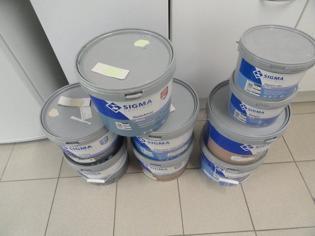 PARTIJ SIGMA LATEX MUURVERF WIT DIV KLEUREN, 10 tot 15 liter, Ophalen of Verzenden, Nieuw, Wit