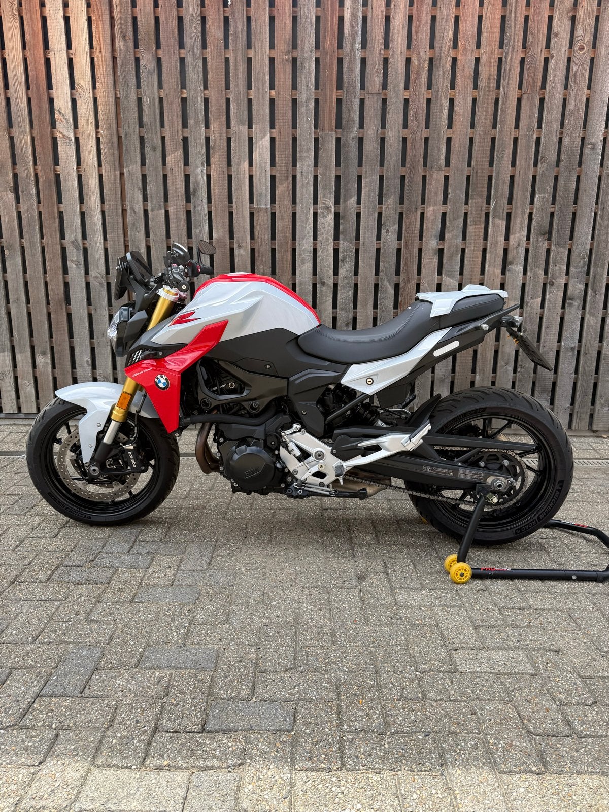 BMW F900 R - Dealer onderhouden- orgineel NL, Motoren, Motoren | BMW, 2 cilinders, Gebruikt, 900 cc, Particulier