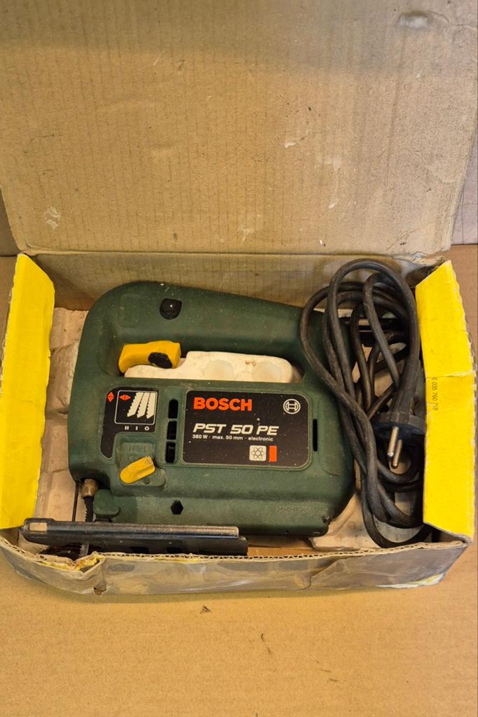 ​Te koop aangeboden groene Bosch decoupeerzaag, Doe-het-zelf en Verbouw, Gereedschap | Zaagmachines, Ophalen, Decoupeerzaag, Bosch