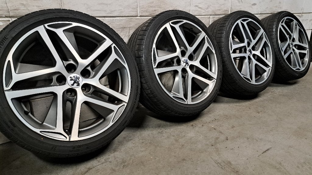Bi-color velgen Peugeot 308 508 Partner Berlingo 225/40/18, Auto-onderdelen, Banden en Velgen, 18 inch, Gebruikt, Banden en Velgen