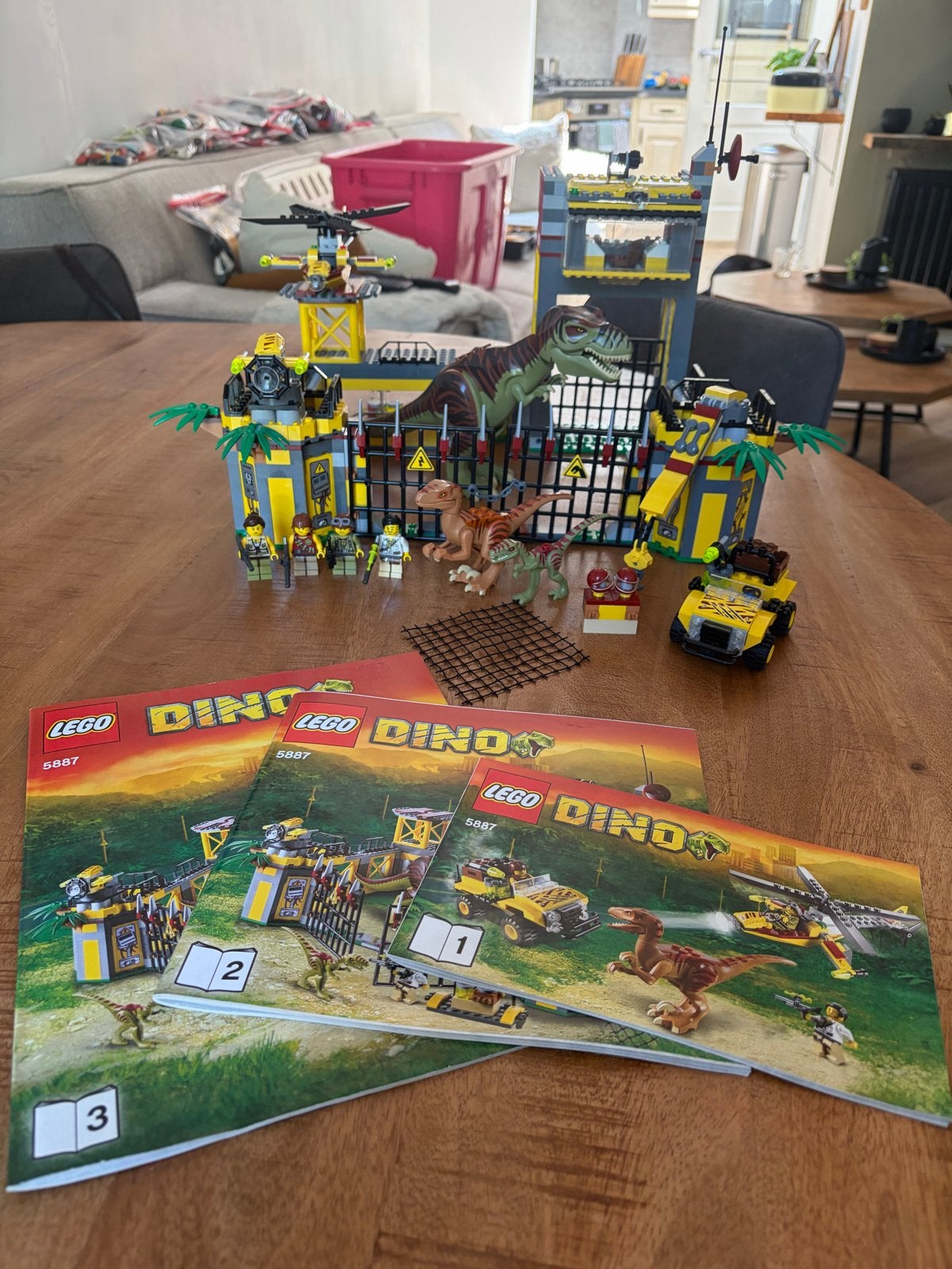Lego 5887 Dino verdedigingsbasis 2011 compleet, Ophalen of Verzenden, Zo goed als nieuw