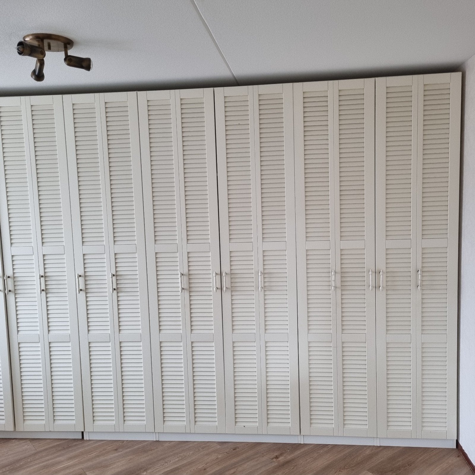 Grote kledingkast gratis op te halen, Ophalen, Met deur(en), Gebruikt, 200 cm of meer