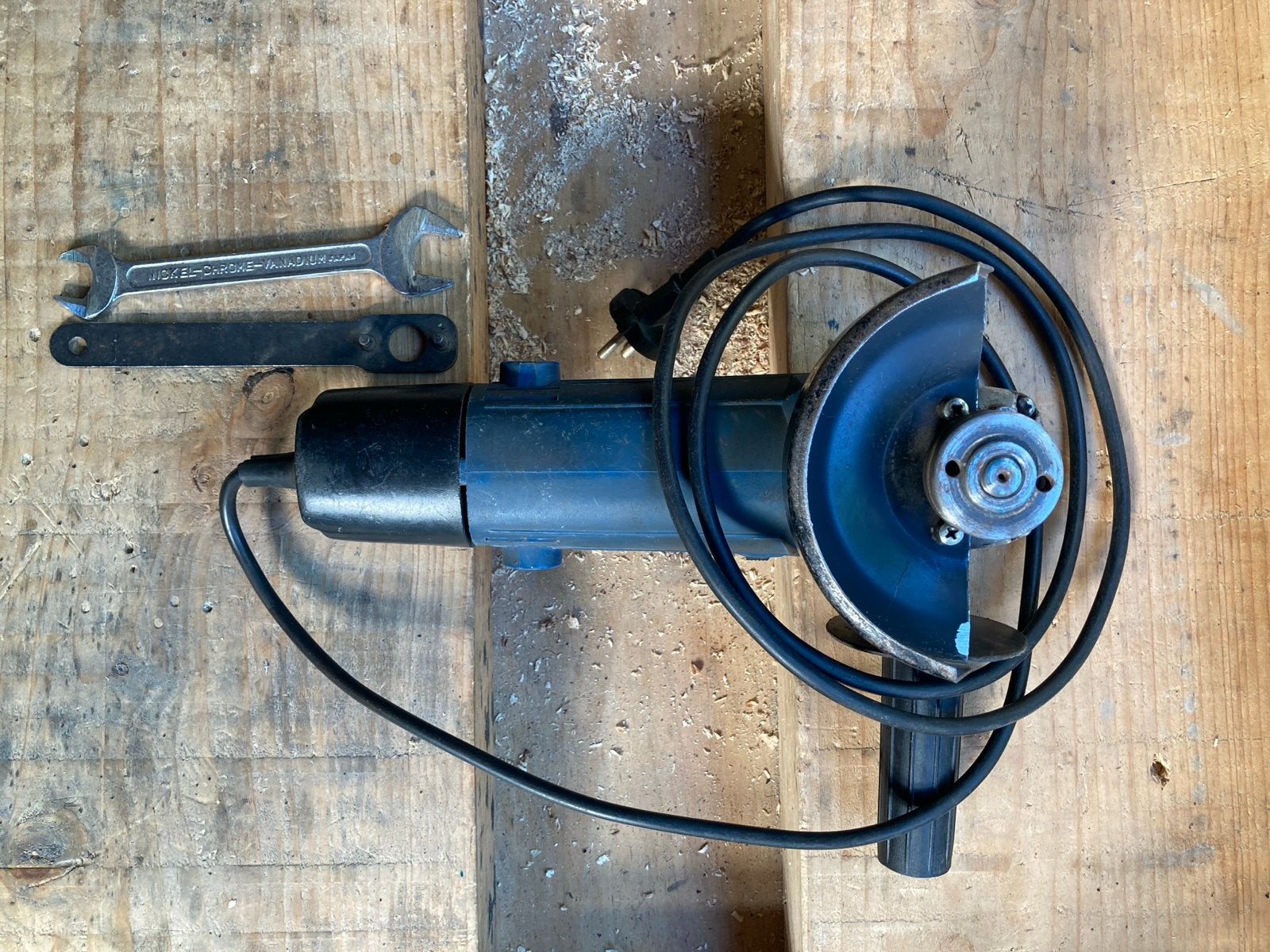 Gebruikte haakse slijper met accessoires, Ophalen, Gebruikt, Minder dan 700 watt, Haakse handslijpmachine