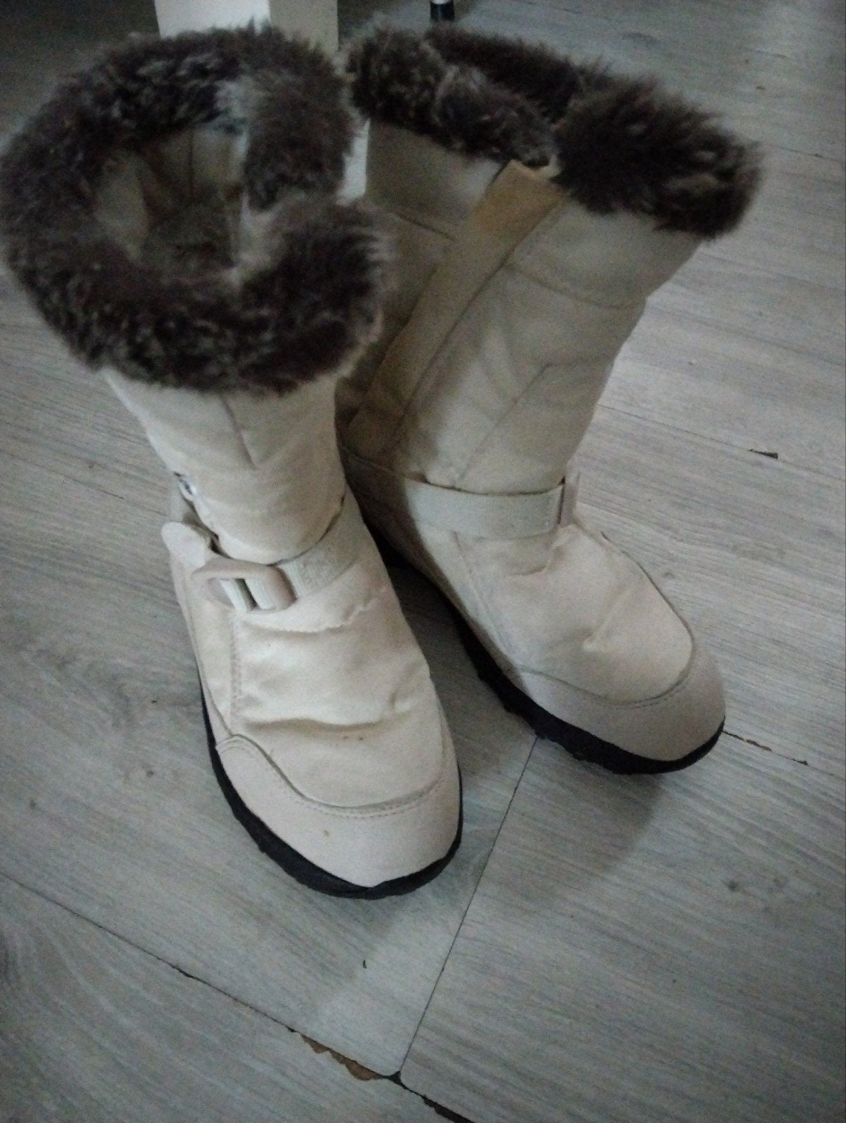 Gratis maat 36 Quechua Snowboots - Beige met bontrand, Kleding | Dames, Ophalen, Beige, Snowboots, Quechua