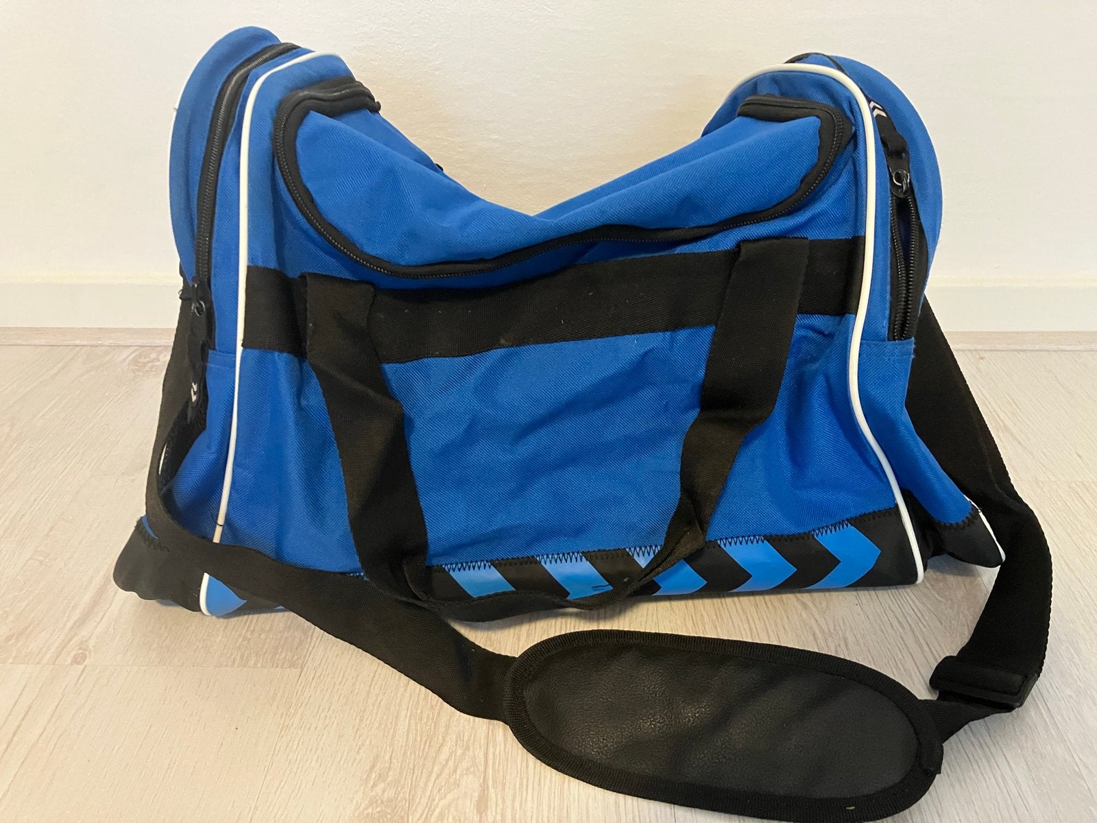 Hummel sporttas blauw - Ideaal voor sport en vrije tijd, Ophalen of Verzenden, Zo goed als nieuw, Jongens