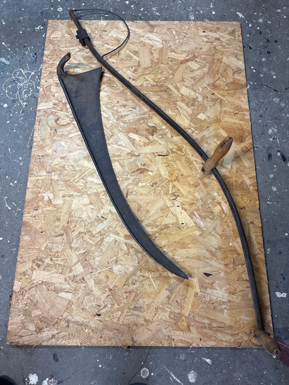 Antieke zeis met houten handvat - Vintage landbouwwerktuig, Antiek en Kunst, Ophalen of Verzenden