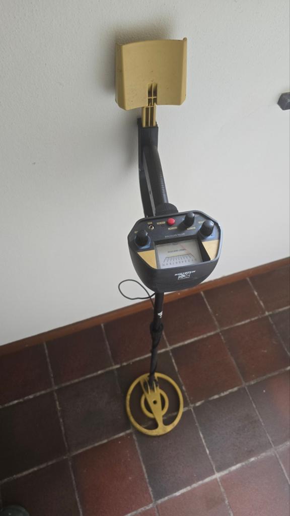 Goed werkende metaaldetector, Hobby en Vrije tijd, Metaaldetectors, Overige merken, Ophalen of Verzenden, 30 cm of minder, Gebruikt