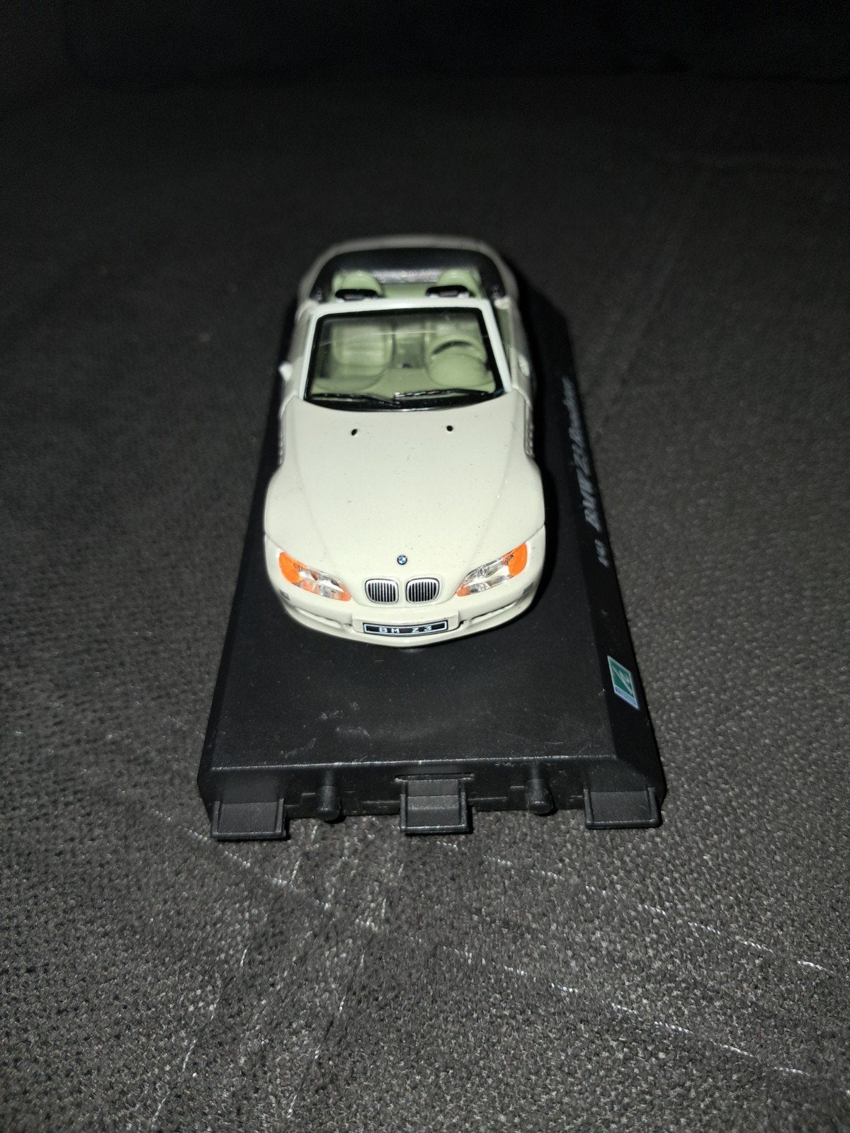 Foto 3 van BMW Z3 Roadster modelauto 1/43 (Cararama) – Deuren kunnen op