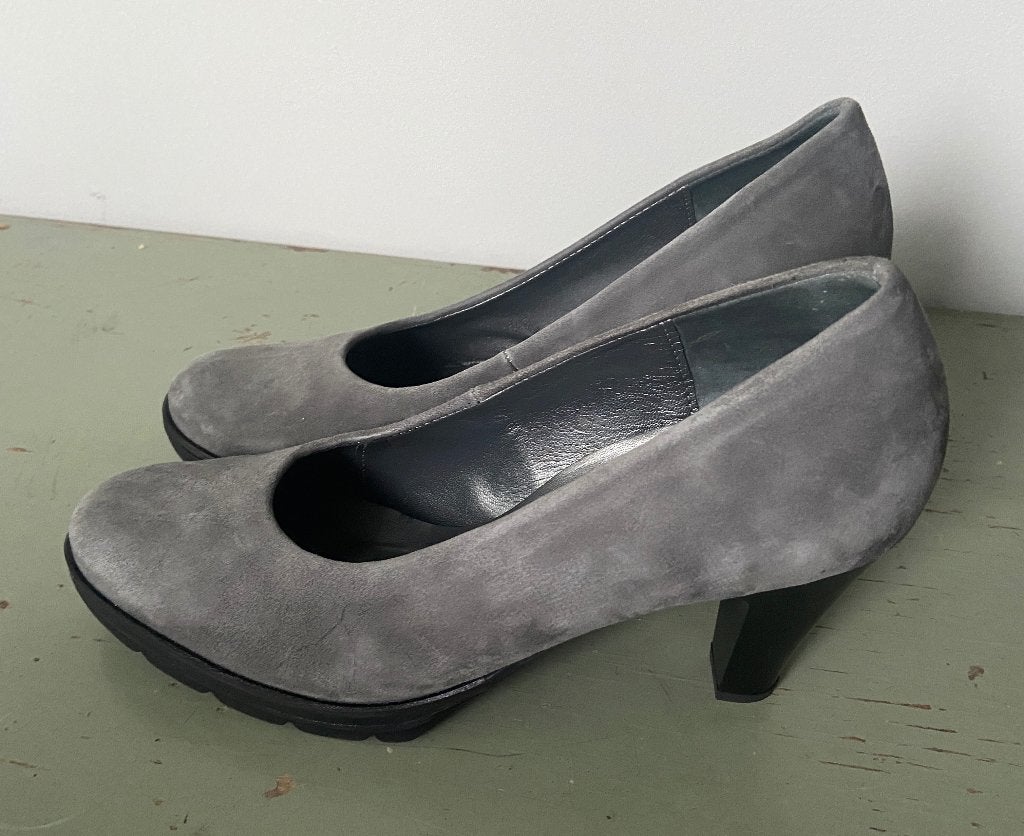 Grijze AQA pumps maat 39, Kleding | Dames, Schoenen, Pumps, Ophalen of Verzenden, Zo goed als nieuw, Grijs