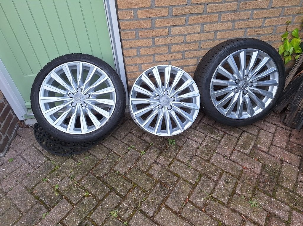 Licht metalen Velgen en Banden voor Audi A3 etron, Auto-onderdelen, Banden en Velgen, 18 inch, Gebruikt, Ophalen of Verzenden