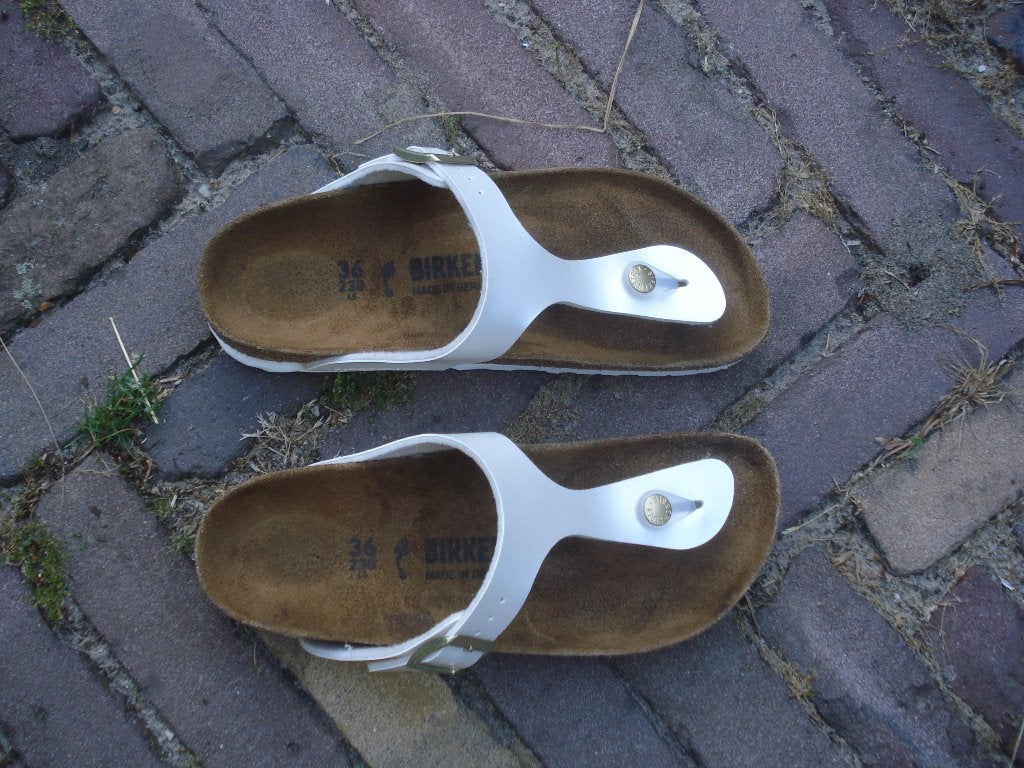 GRATIS VERZENDEN NIEUWE WITTE GIZEH BIRKENSTOCKS MT 36, Slippers, Verzenden, Wit, Nieuw