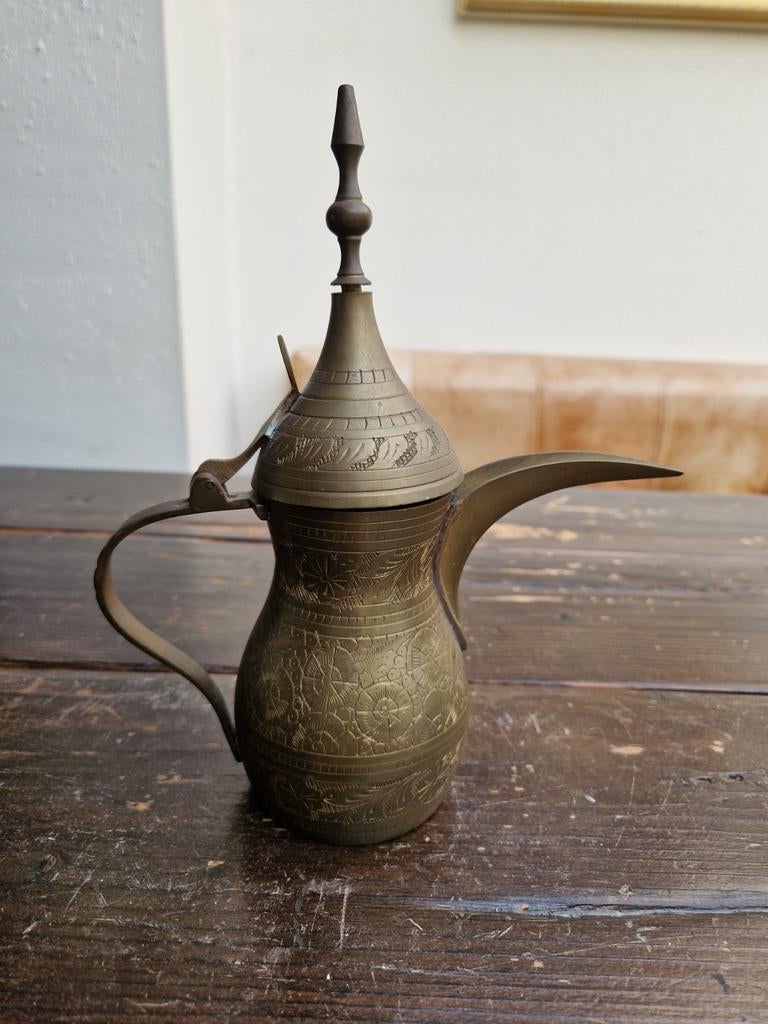 Mooi bewerkt Oosterse koffiekan, Ophalen of Verzenden