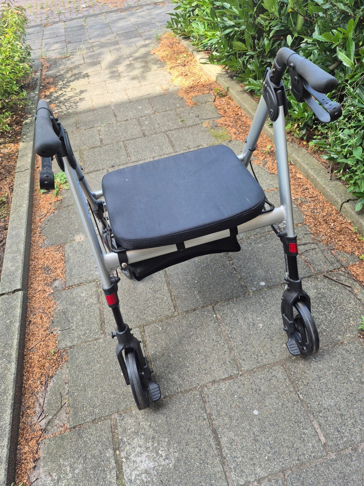 Z.g.a.n rollator., Ophalen