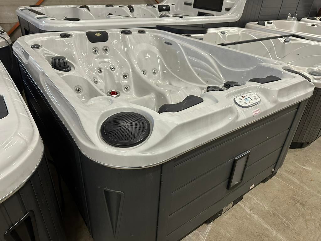 Passion Soulmate 3 persoons jacuzzi 2 ligplaatsen, Balboa!, Tuin en Terras, Bubbelbaden en Hottubs, Ophalen of Verzenden, Zo goed als nieuw