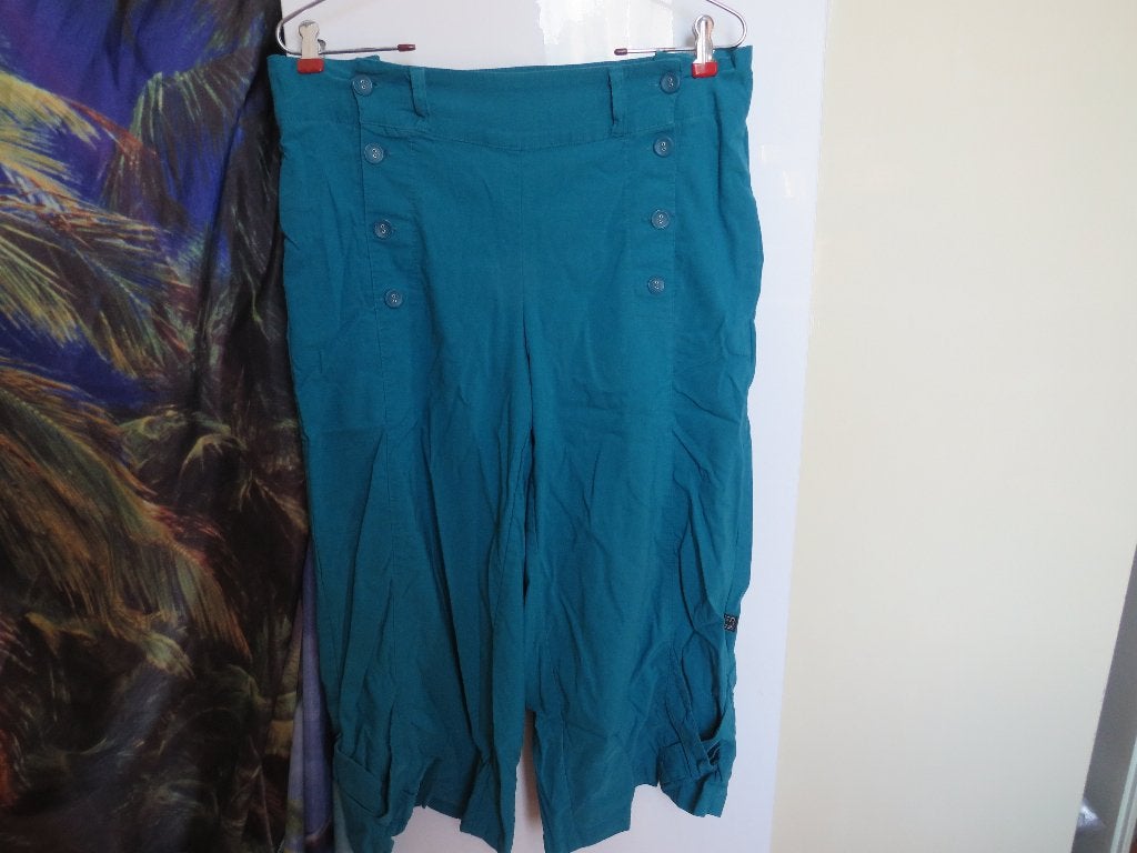 zeer aparte petrol stretch broek mt xl van ART, Kleding | Dames, Broeken en Pantalons, Overige kleuren, Maat 46/48 (XL) of groter