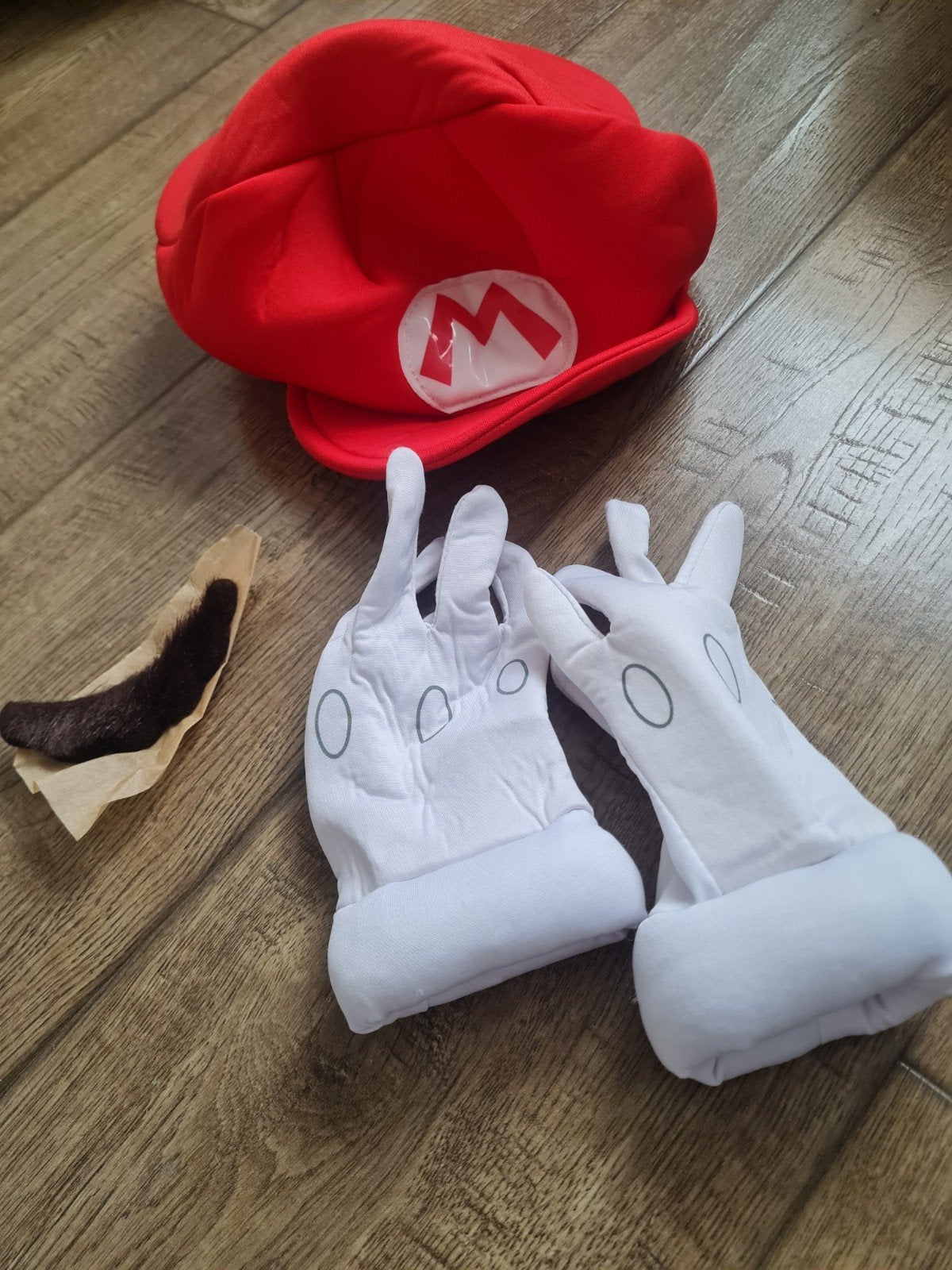 Mario Bros. Verkleedset: Pet, Handschoenen & Snor, Ophalen of Verzenden, Gebruikt, Overige typen