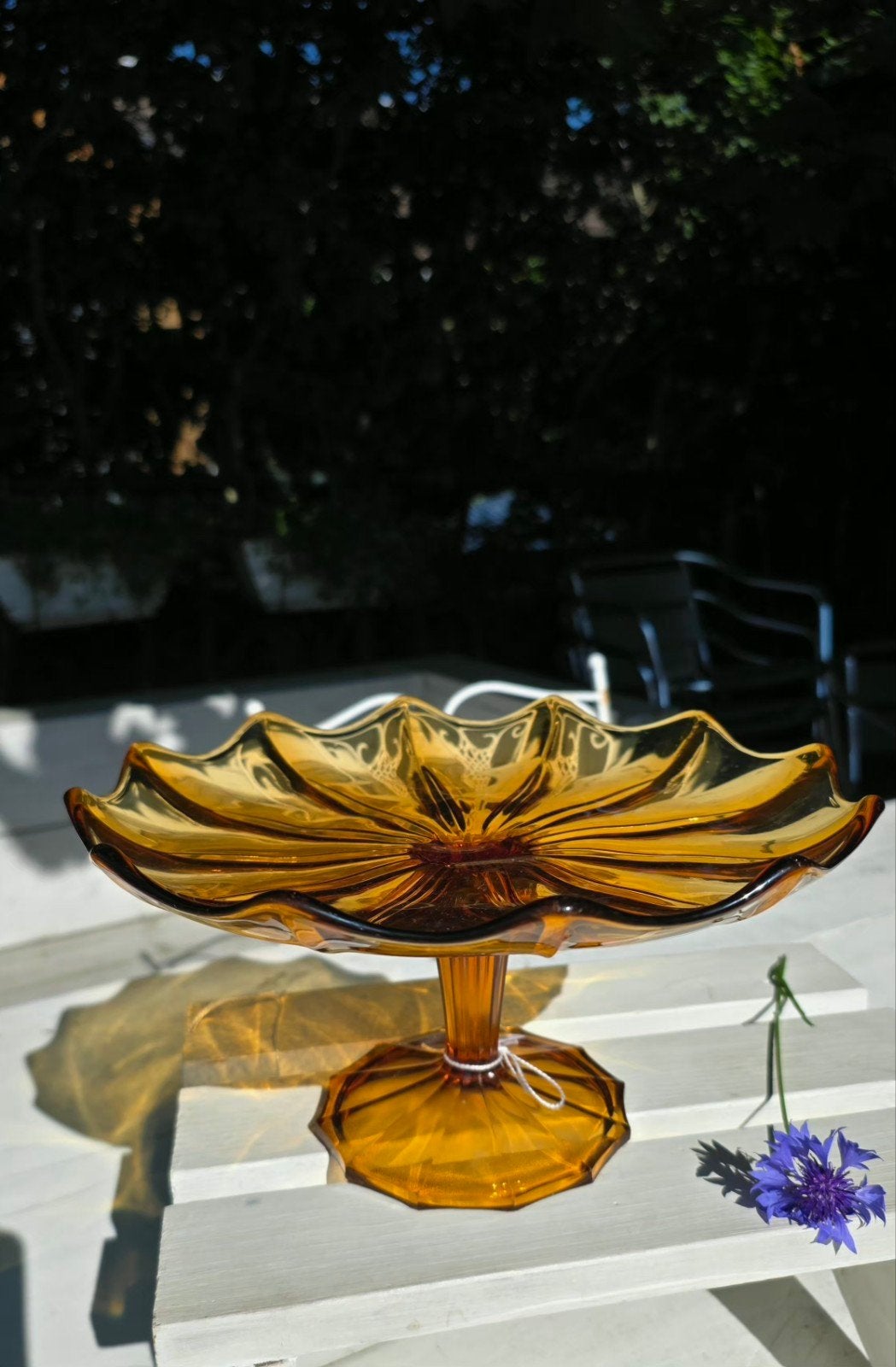 Persglas Art Deco serveer Schaal op Voet Amber Vintage, Ophalen of Verzenden